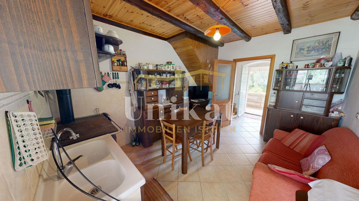 Prenovljena kamnita hiša